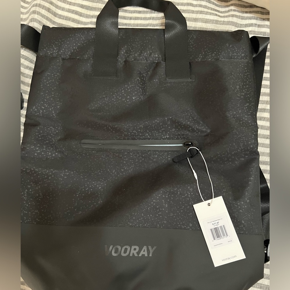 Vooray flex cinch backpack in black foil. NWT.